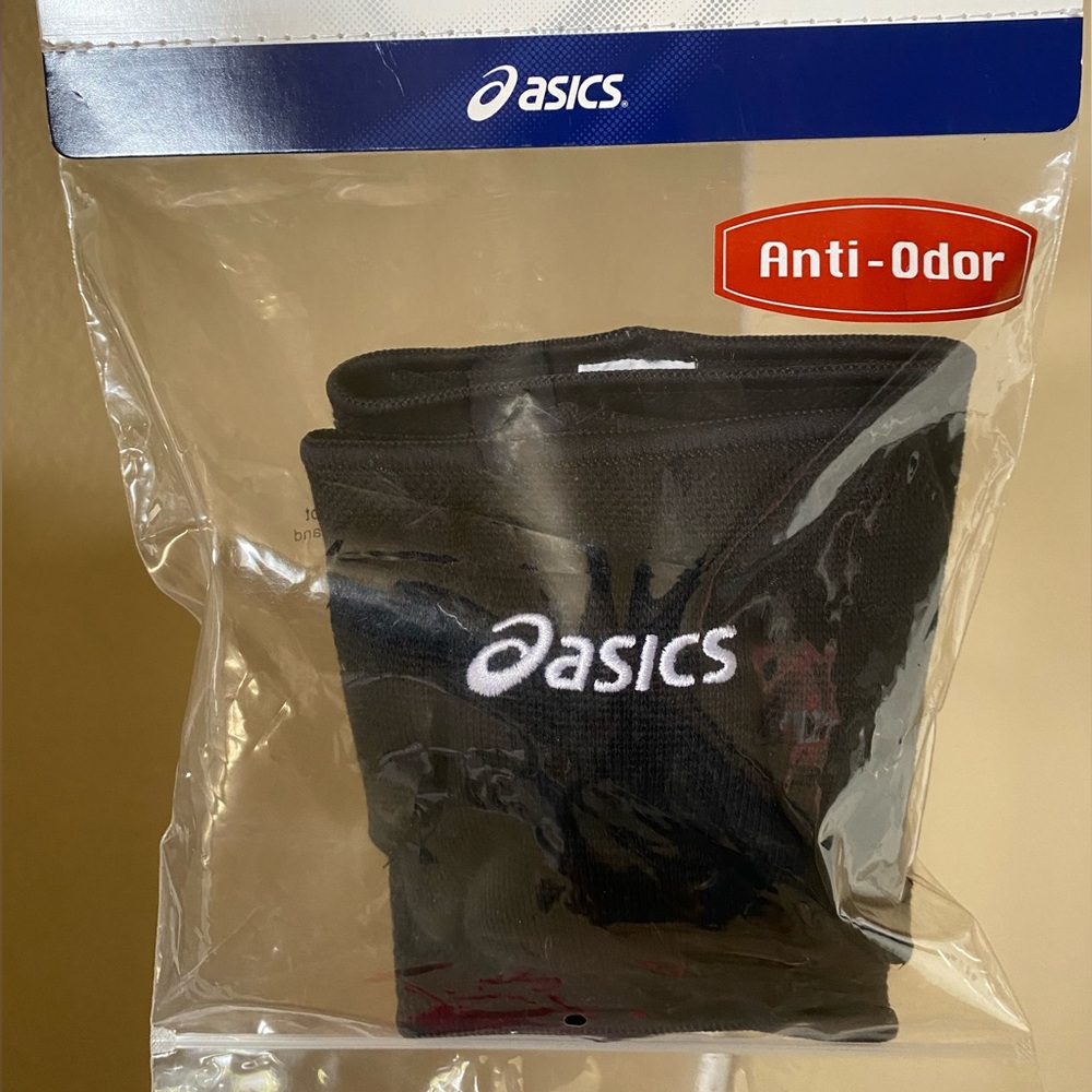 BRAND NEW asics jr. ace volleyball knee pads